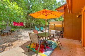 Holiday Island Getaway with Hot Tub - Walk to Lake!
